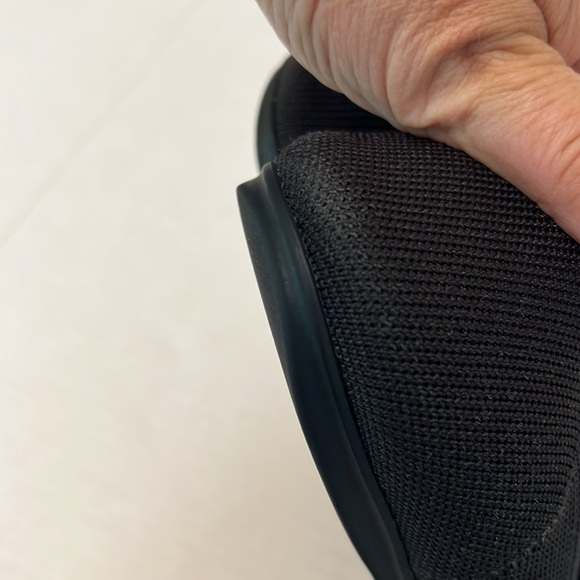 ROTHY’S THE FLAT BACK WITH BLUE TRIM ROUND TOE SLIP ON FLATS 8 - Picture 6 of 14